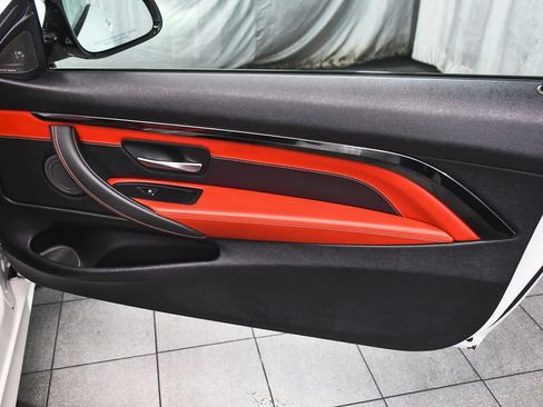 Used 2019 BMW M4 Convertible w/ Competition Package RWD image 15