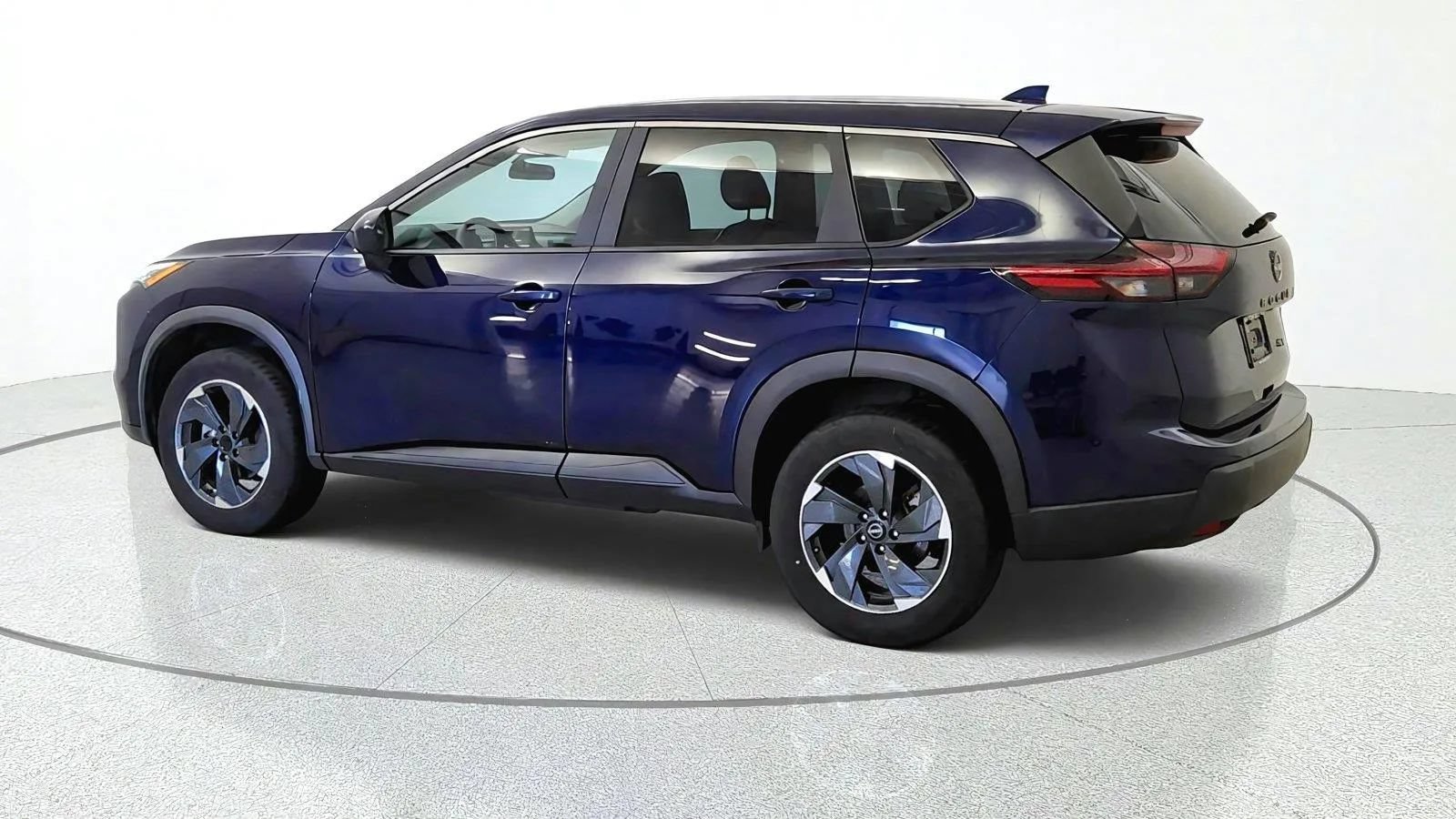 Used 2024 Nissan Rogue SV AWD/4WD image 6