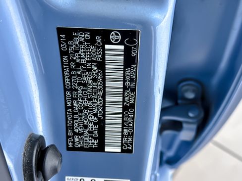 Used 2014 Toyota Prius Prime Advanced FWD image 30