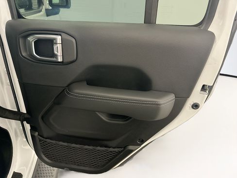 Used 2023 Jeep Wrangler Unlimited Sahara w/ Cold Weather Group AWD/4WD image 31