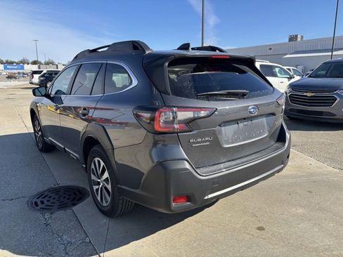 Used 2024 Subaru Outback Premium image 3
