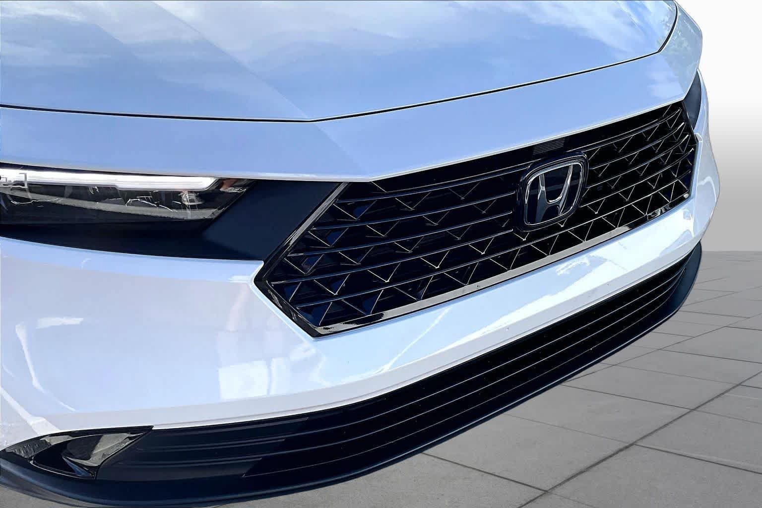 Certified 2025 Honda Accord SE image 30