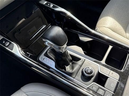 Used 2023 Kia Sorento SX image 27
