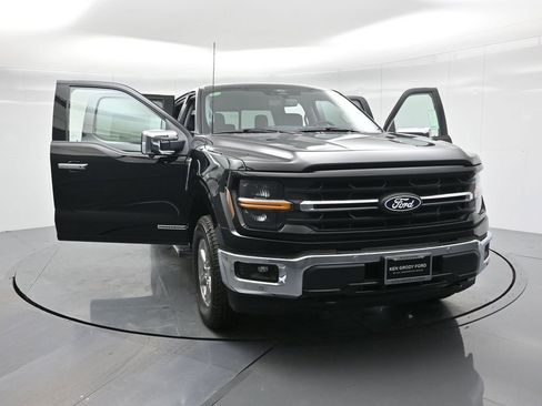 New 2025 Ford F150 XLT w/ Equipment Group 302A MID image 31