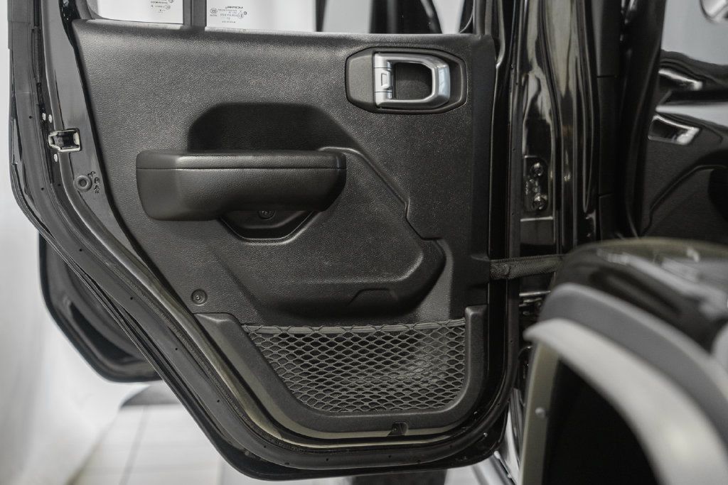 Used 2024 Jeep Wrangler Unlimited Rubicon AWD/4WD image 38