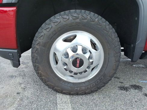 Used 2023 GMC Sierra 3500 Denali w/ Technology Package AWD/4WD image 9
