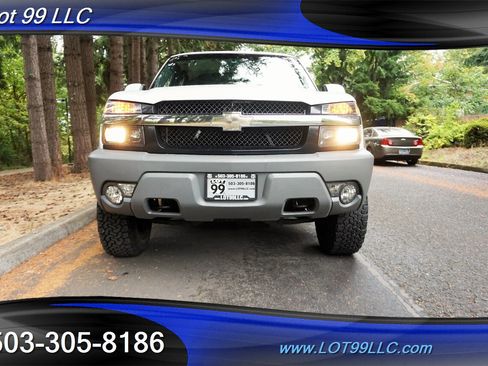 Used 2002 Chevrolet Avalanche 4x4 w/ North Face Edition image 6