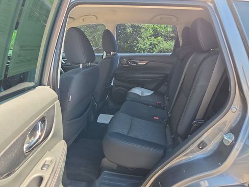 Used 2017 Nissan Rogue S FWD image 16