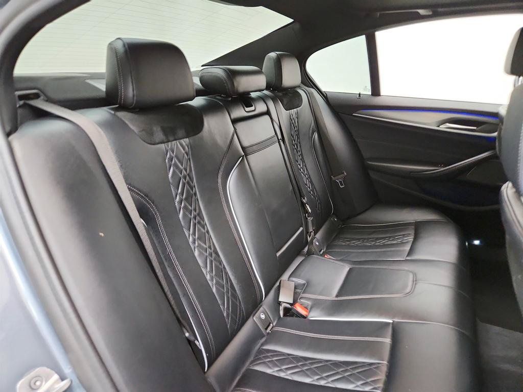 Used 2020 BMW M550i xDrive AWD/4WD image 30