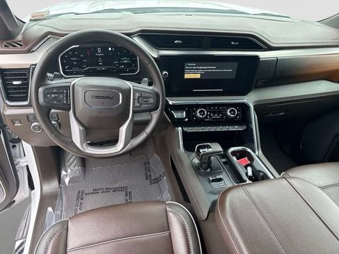 Used 2023 GMC Sierra 1500 Denali w/ Technology Package AWD/4WD image 18