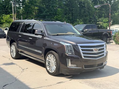 Used 2015 Cadillac Escalade ESV Platinum AWD/4WD image 8