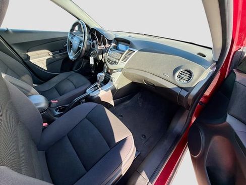Used 2012 Chevrolet Cruze LT image 23