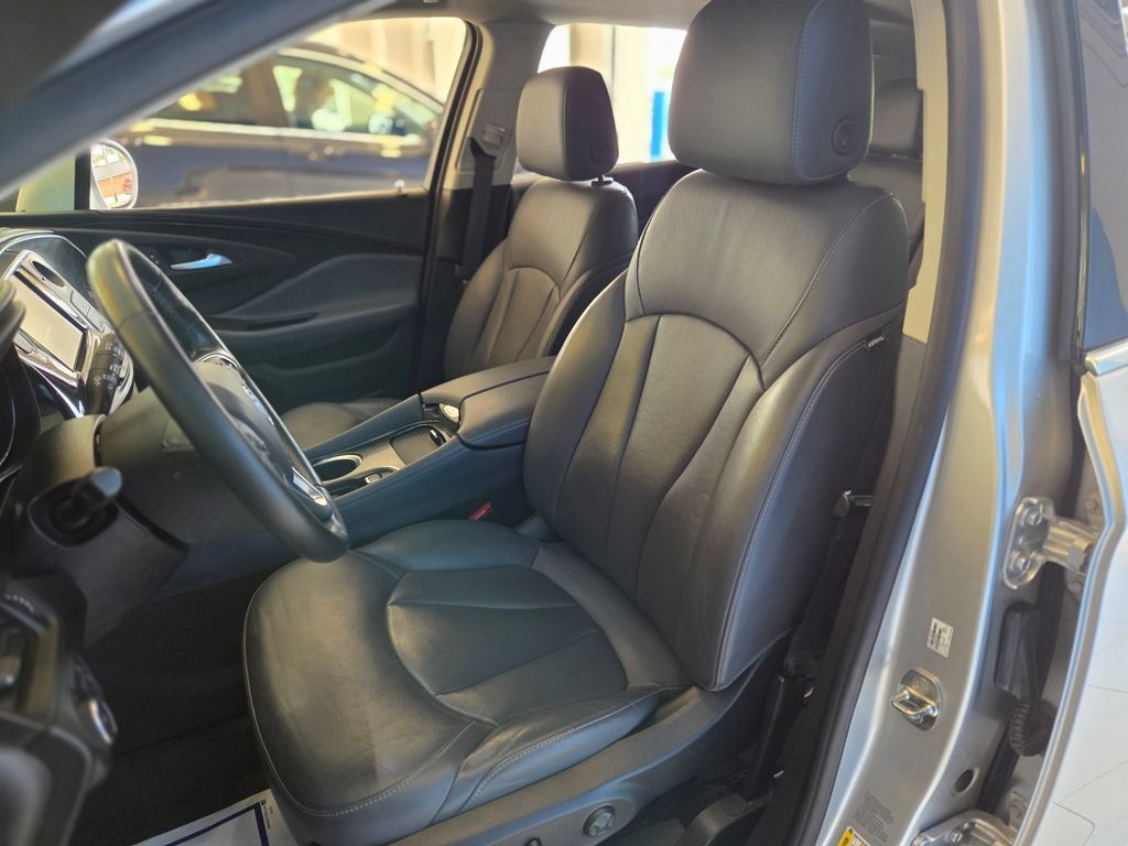 Used 2019 Buick Envision Essence FWD image 16