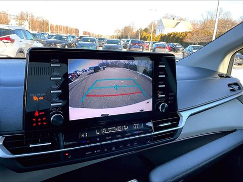 Used 2024 Toyota Sienna XLE image 20