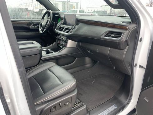 Used 2023 Chevrolet Suburban Premier AWD/4WD image 19