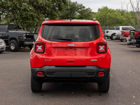 Used 2022 Jeep Renegade Latitude AWD/4WD image 4