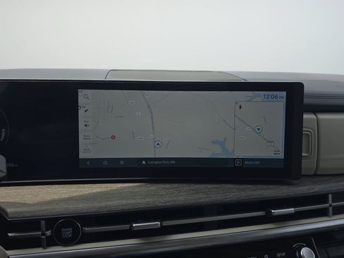 Used 2025 Hyundai Santa Fe Calligraphy FWD image 17