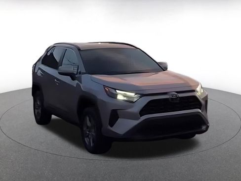Used 2025 Toyota RAV4 XLE image 3