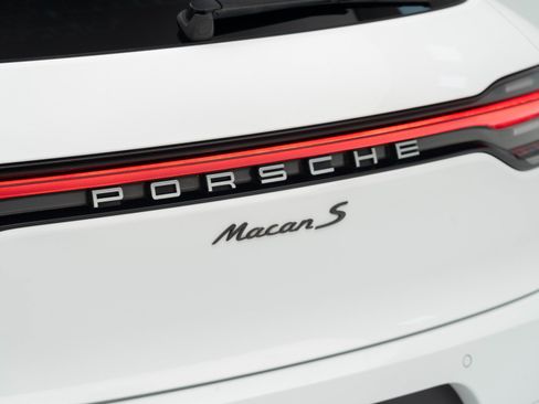 Certified 2021 Porsche Macan S image 13