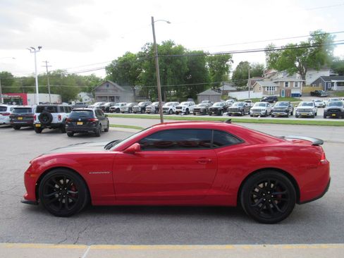 Used 2014 Chevrolet Camaro SS w/ SS Performance Package RWD image 7