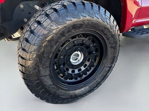 Used 2022 Ford F250 Lariat w/ Tremor Off-Road Package image 31