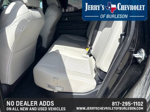 Used 2025 Toyota Tacoma Limited AWD/4WD image 8