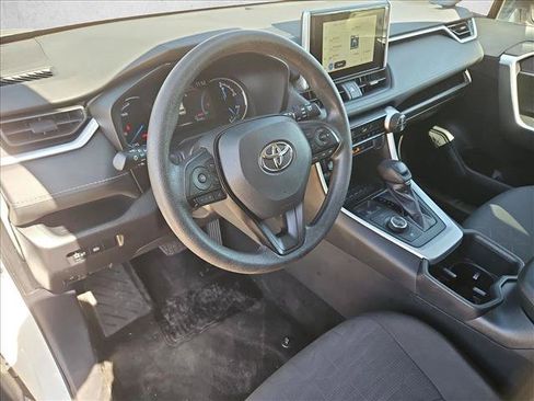 Used 2025 Toyota RAV4 XLE AWD/4WD image 12