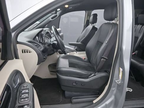 Used 2018 Dodge Grand Caravan SXT FWD image 10
