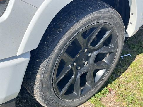 Used 2021 RAM 1500 Laramie image 6