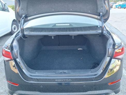 Used 2022 Nissan Sentra SR w/ Midnight Edition image 6