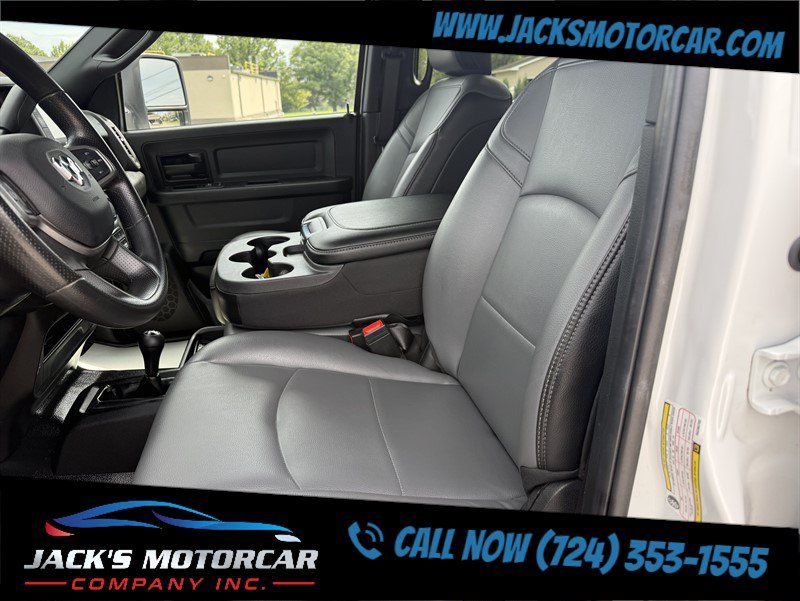 Used 2024 RAM 3500 Tradesman w/ Chrome Appearance Group AWD/4WD image 20