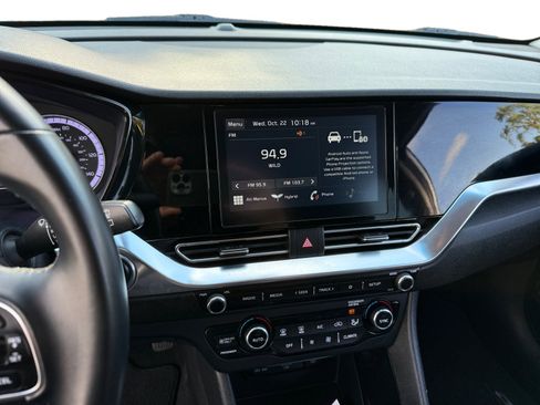 Used 2020 Kia Niro LXS image 12