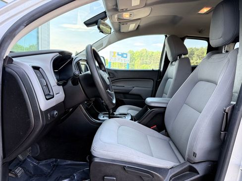 Used 2017 Chevrolet Colorado W/T w/ WT Convenience Package RWD image 18