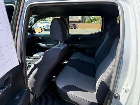 Used 2021 Toyota Tacoma TRD Sport w/ Technology Package AWD/4WD image 12