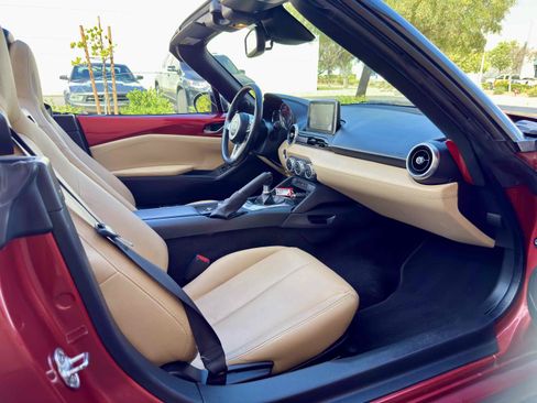 Used 2016 MAZDA MX-5 Miata Grand Touring RWD image 50