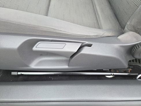 Used 2009 Volkswagen Rabbit S FWD image 18