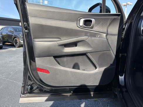 Used 2023 Kia Sorento S w/ Panoramic Sunroof Package FWD image 8