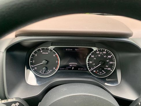 Used 2023 Nissan Rogue SV FWD image 10
