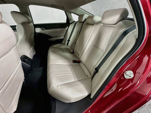 Used 2018 Honda Accord Touring image 25