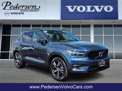 Certified 2022 Volvo XC40 T5 R-Design