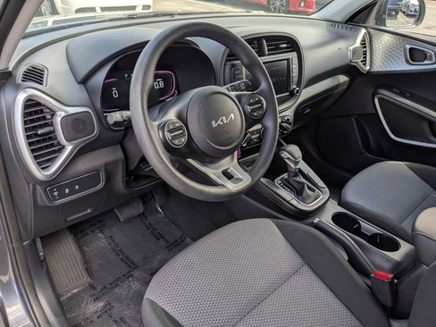 Used 2024 Kia Soul LX w/ Option Group 015 FWD image 16