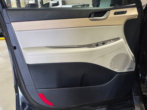 Used 2023 Hyundai Palisade Limited image 21