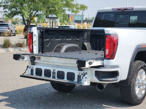 Used 2020 GMC Sierra 2500 Denali w/ Denali Ultimate Package AWD/4WD image 9