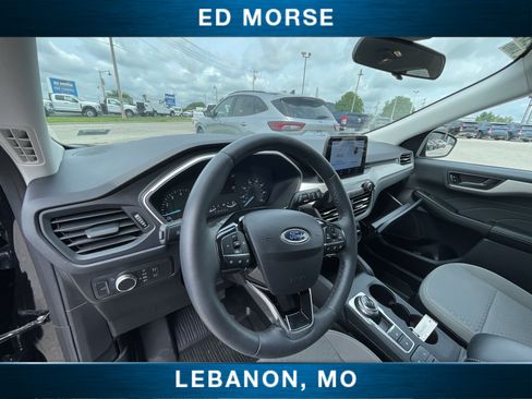 Certified 2022 Ford Escape SE w/ SE Sport Appearance Package AWD/4WD image 10