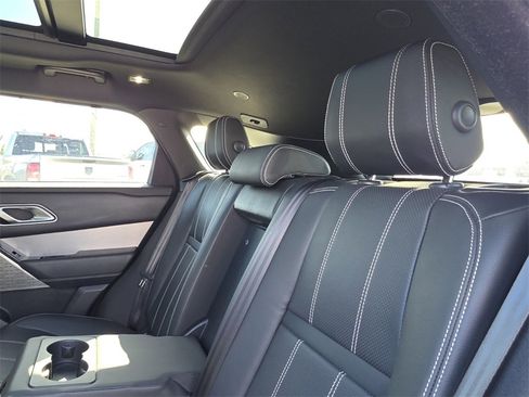 Used 2021 Land Rover Range Rover Velar R-Dynamic S image 17