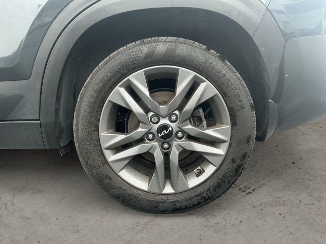 Used 2023 Kia Seltos S AWD/4WD image 9