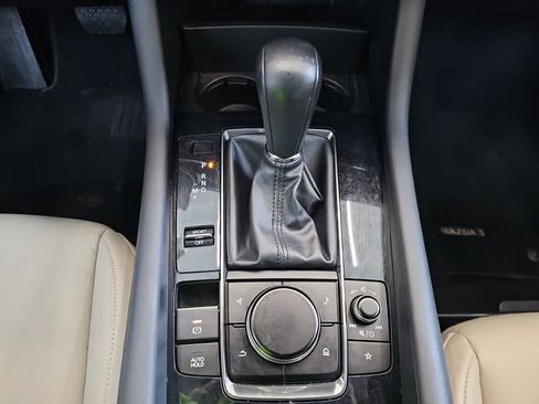 Used 2019 MAZDA MAZDA3 AWD Hatchback w/ Preferred Pkg image 16