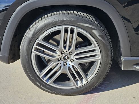 Certified 2025 Mercedes-Benz GLS 450 4MATIC image 11