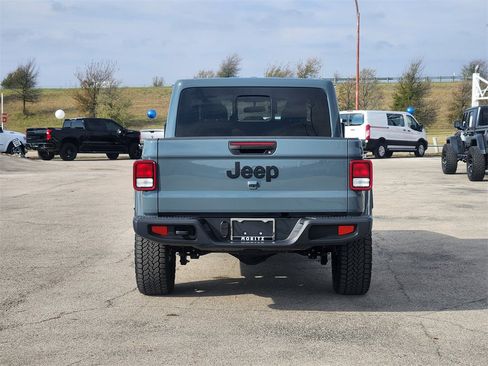 Used 2025 Jeep Gladiator Sport image 6