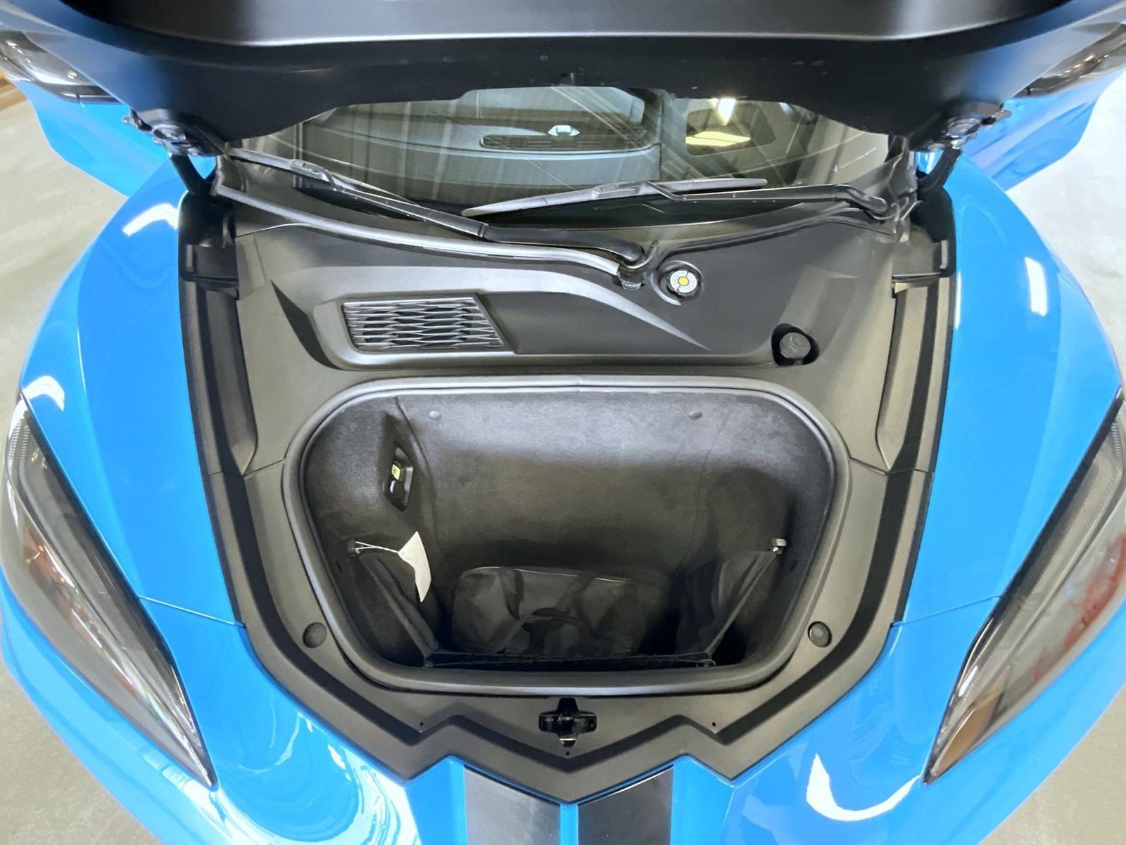 Used 2023 Chevrolet Corvette Stingray Preferred Conv w/ Z51 Performance Package RWD image 19